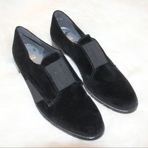 Stuart Weitzman NWOB Black Velvet Loafers Flats 10